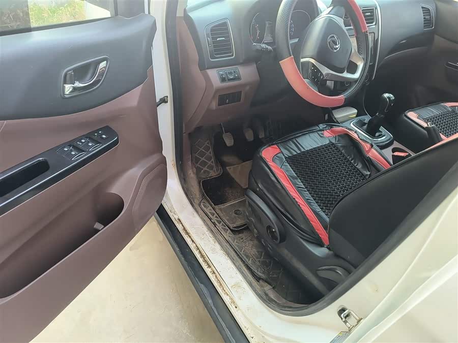 Forthing SX6 2016 car image #19