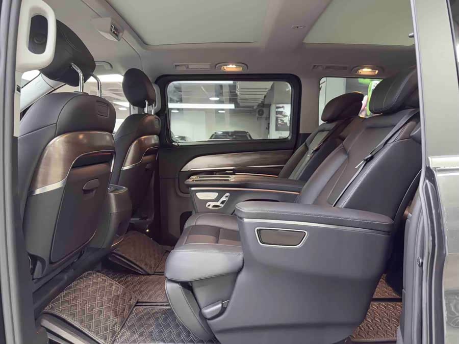 Mercedes-Benz V Class 2020 car image #19