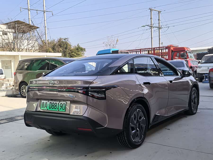 Toyota bZ3 2023 immagine di auto #19