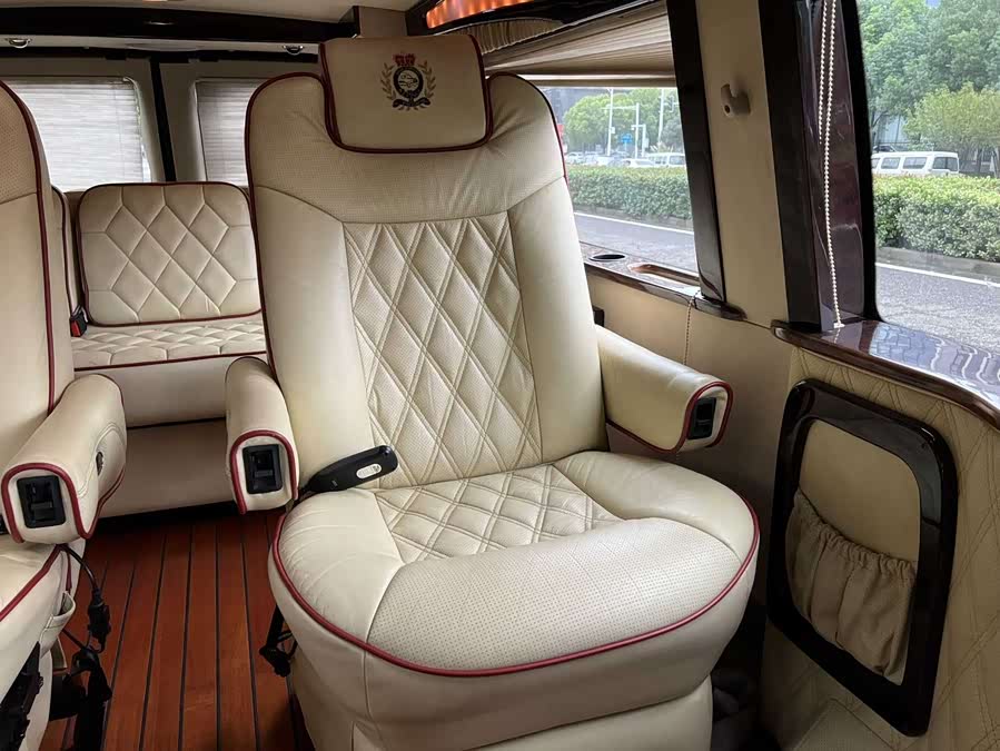 Ford E350 2010 imagen de coche #19