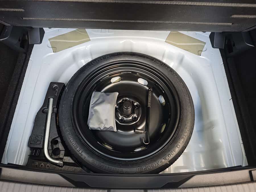 Volkswagen T-Roc 2022 car image #19