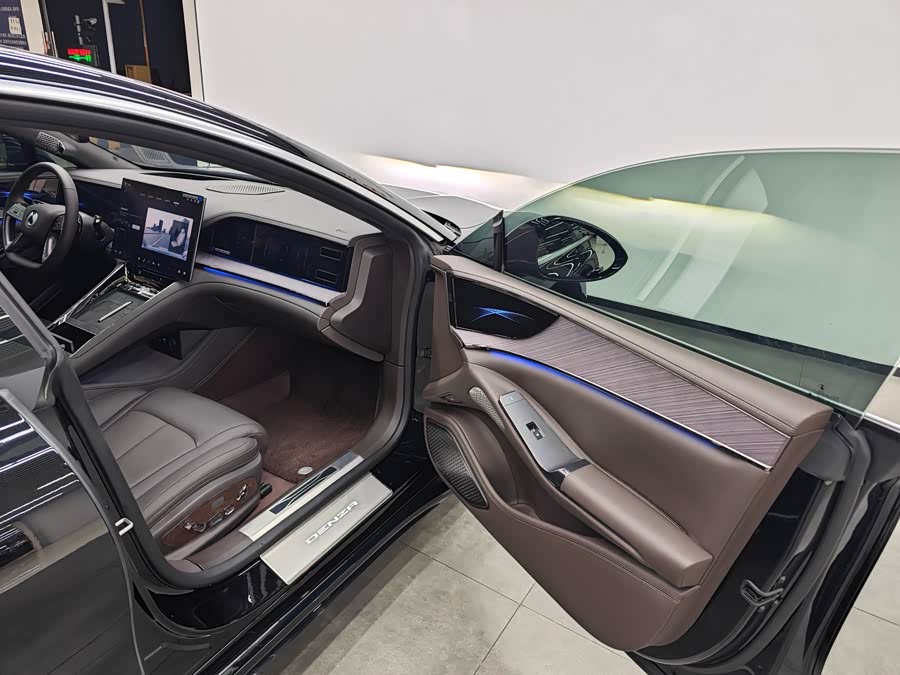 Denza Z9 2024 #19 Denza Z9 2024 car image #19