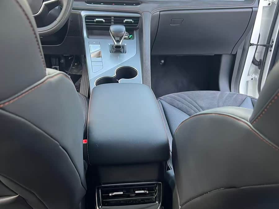 Roewe D5X DMH 2024 car image #19