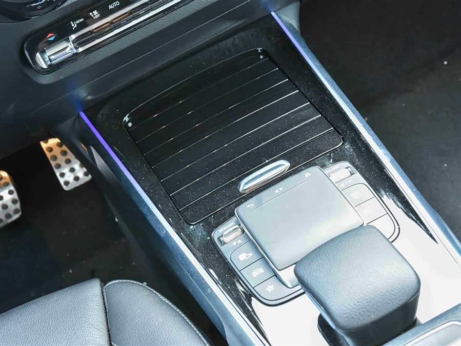 Mercedes-Benz EQB Class 2025 car image #19