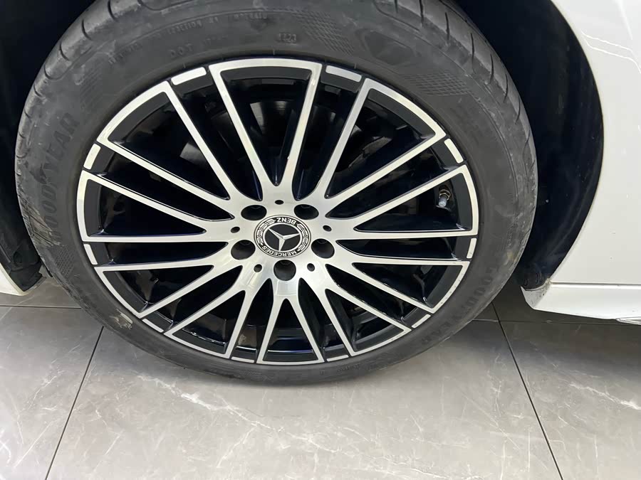 Mercedes-Benz C Class 2023 image de voiture #19