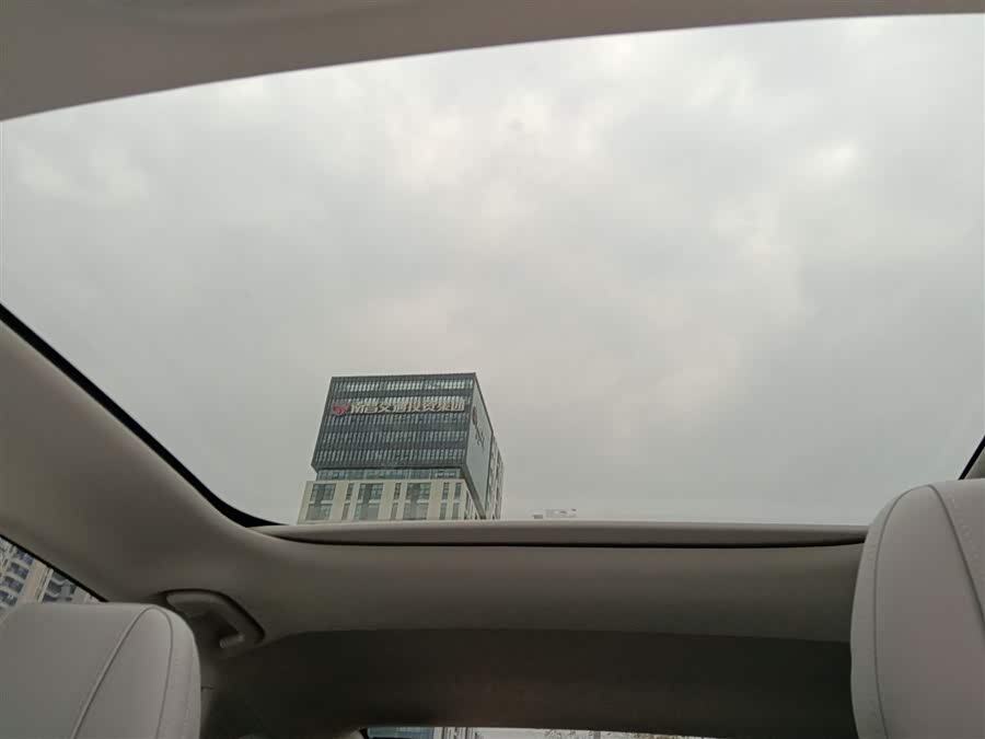 零跑汽车 零跑B01 2025 汽车图片 #19