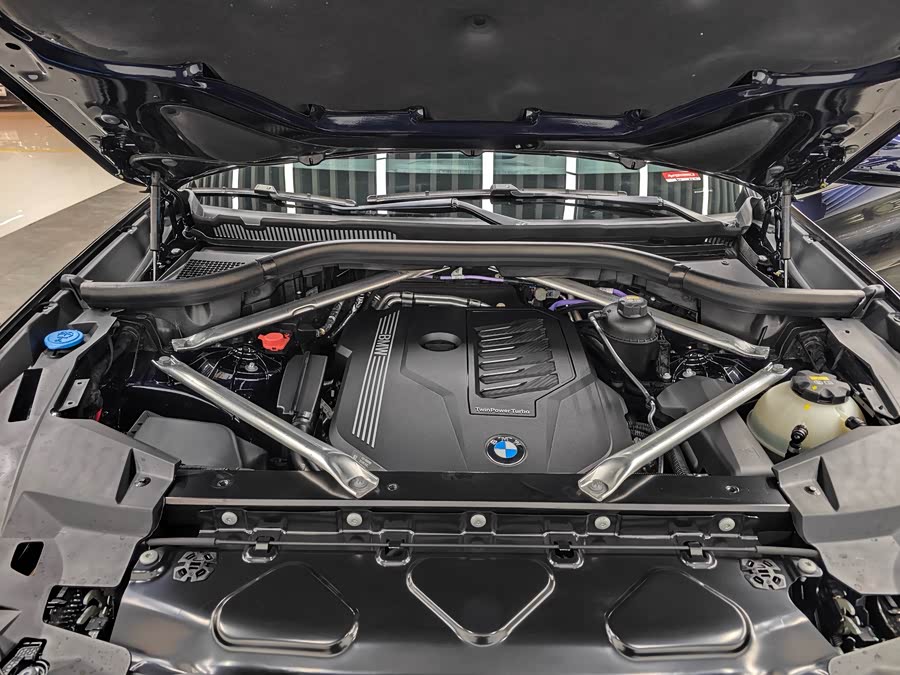 BMW X6 2022 car image #19