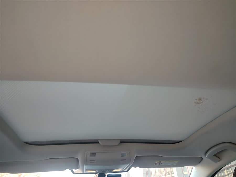 Volkswagen Golf Pure Electric 2020 car image #19