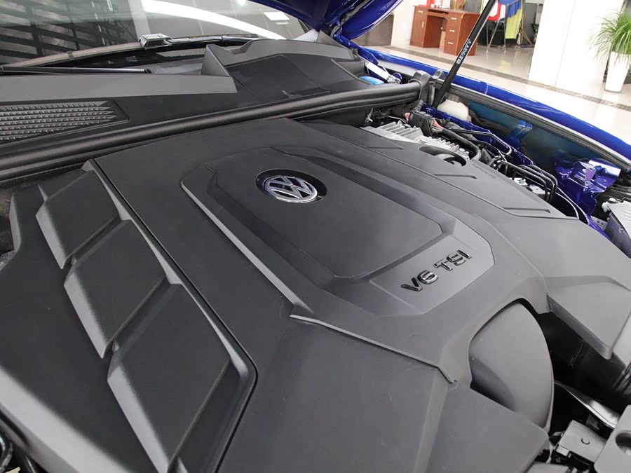 Volkswagen Touareg 2023 car image #19