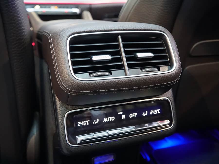 Mercedes-Benz GLS Class 2022 immagine di auto #19