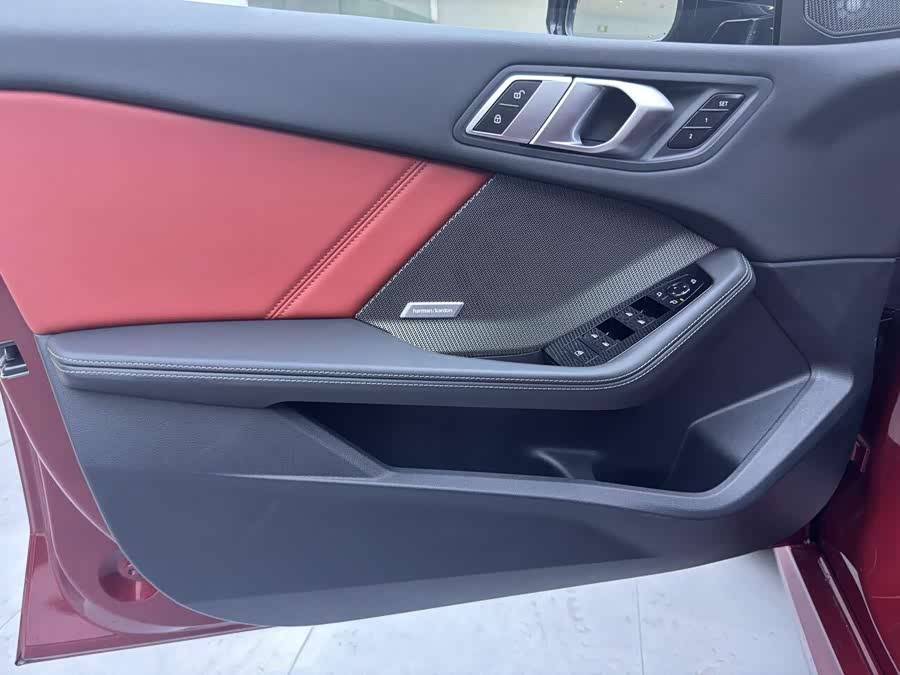 BMW M235L imagen de coche #19