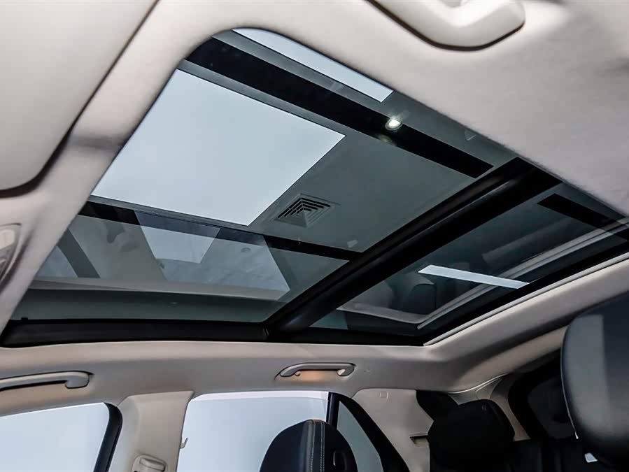 Mercedes-Benz GLE Class New Energy 2021 car image #19