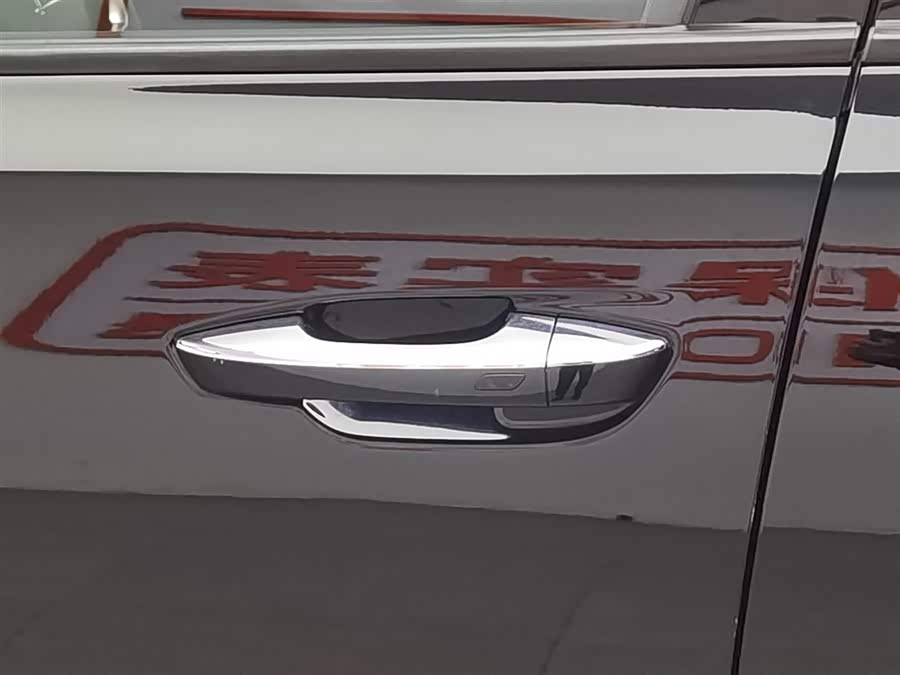 2023 car image #19