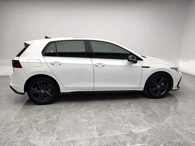 Volkswagen Golf 2023 car image #19