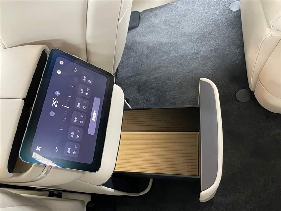 蔚来 蔚来ES8 2025 汽车图片 #19