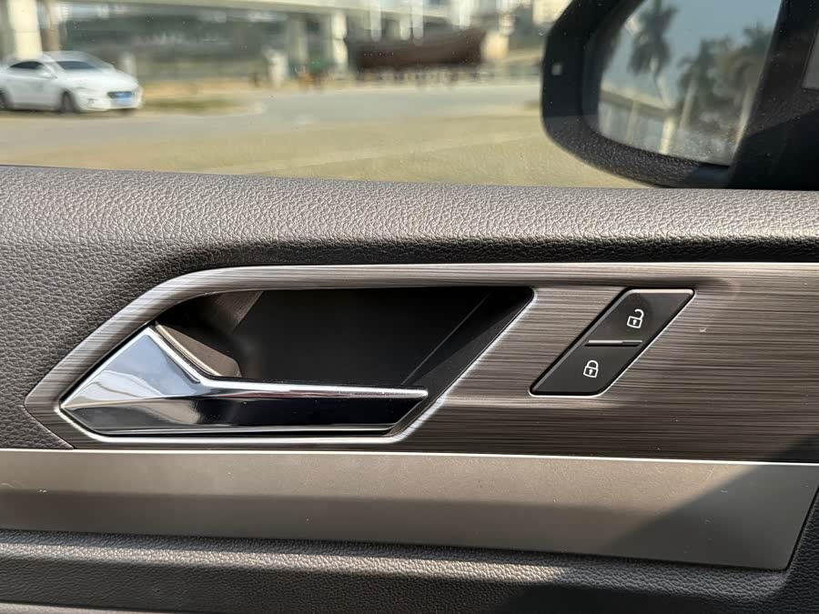Volkswagen Lavida 2020 car image #19