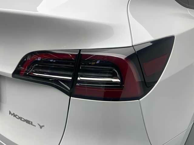 Tesla Model Y 2022 #19 Tesla Model Y 2022 car image #19