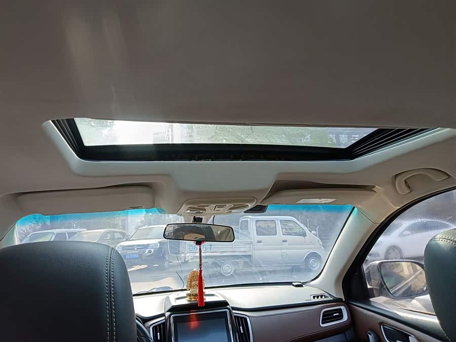 SWM X7 2017 #19 SWM X7 2017 car image #19