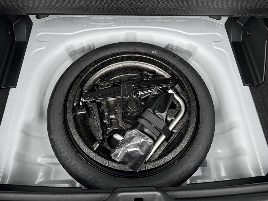 Audi Q2L 2025 car image #19