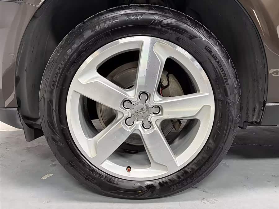 Audi Q5 2016 car image #19