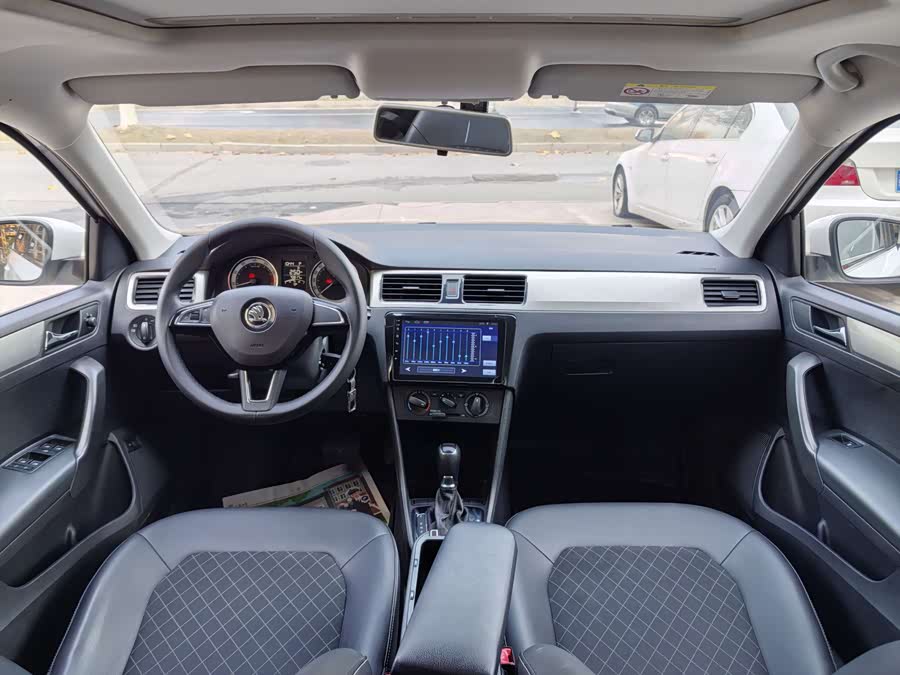 Skoda Rapid 2018 #19 Skoda Rapid 2018 car image #19