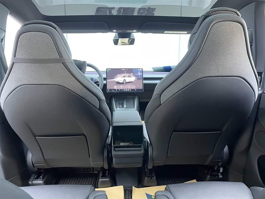 特斯拉 Model Y L 2025 汽车图片 #19