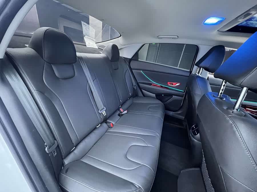 Hyundai Elantra 2022 car image #19