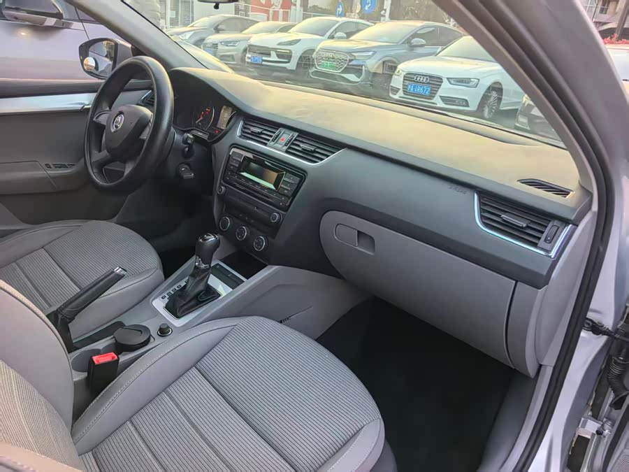 Skoda Octavia 2015 #19 Skoda Octavia 2015 car image #19