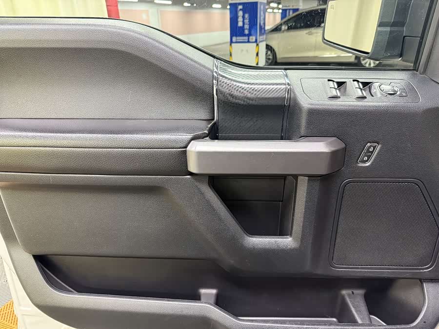 Ford Edge 2021 car image #19