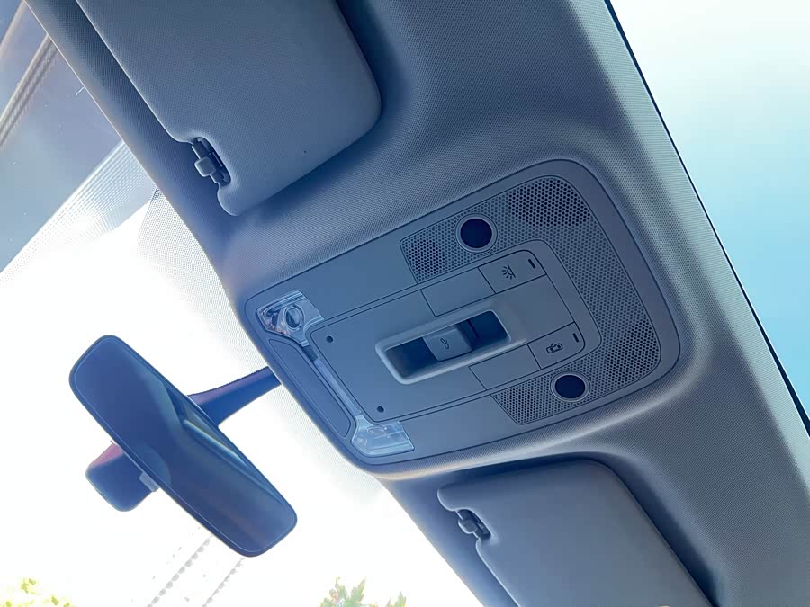 Audi Q2L 2021 car image #19