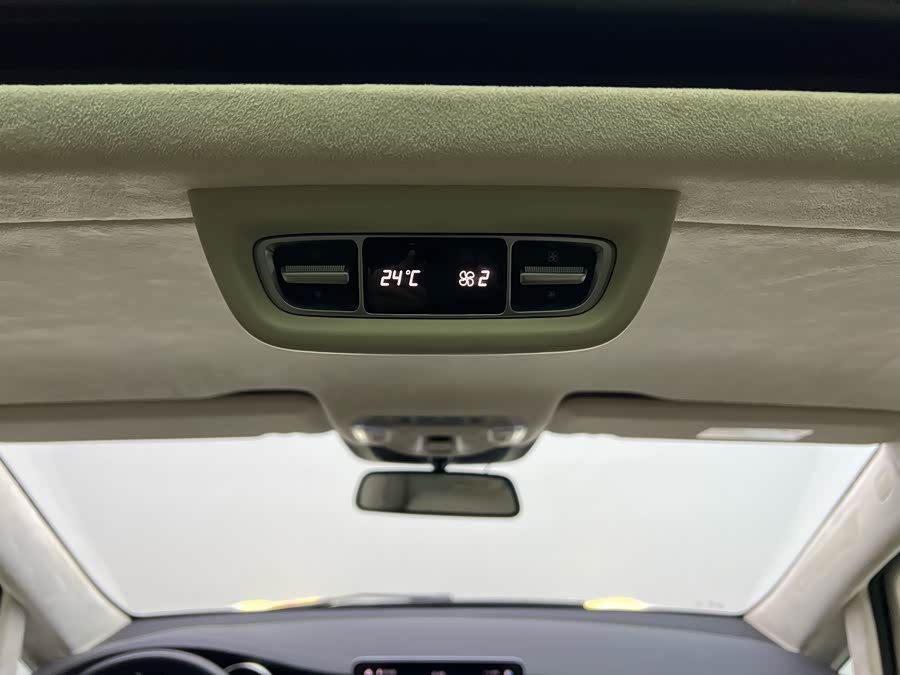 Mercedes-Benz V Class 2021 #19 Mercedes-Benz V Class 2021 car image #19