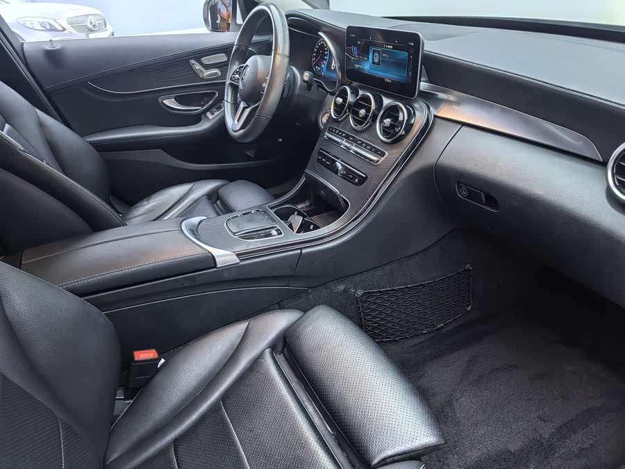 Mercedes-Benz C Class 2019 car image #19