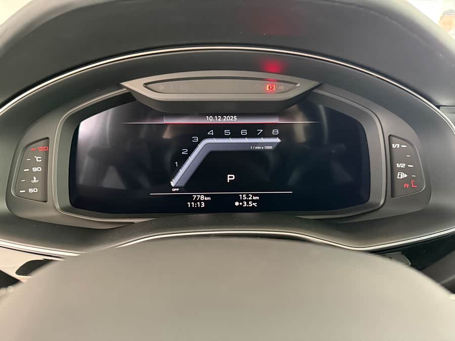 Audi SQ7 2024 изображение автомобиля #19