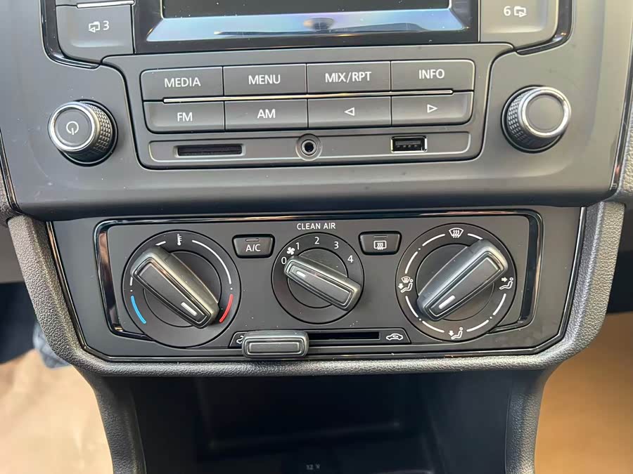 Volkswagen Santana 2021 car image #19