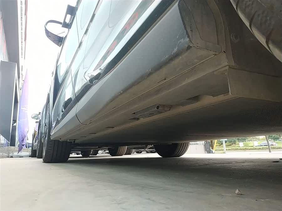 BYD Tang L 2025 immagine di auto #19