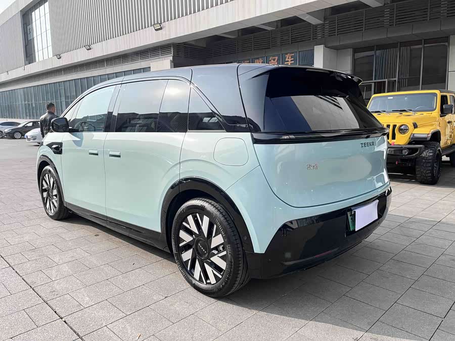 极氪 极氪MIX 2024 汽车图片 #19