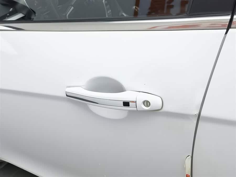 GEELY Emgrand 2018 car image #19
