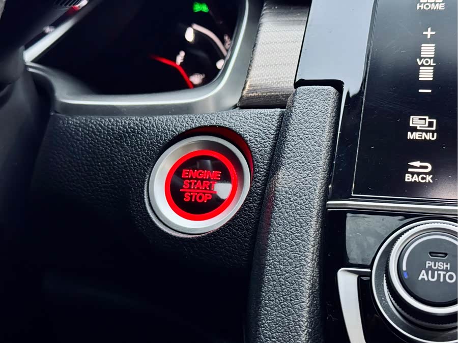 Honda Civic 2020 car image #19