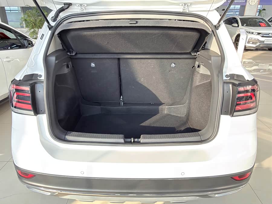 Volkswagen T-Cross 2020 car image #19