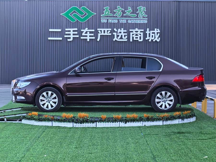 Skoda Superb 2014 immagine di auto #19