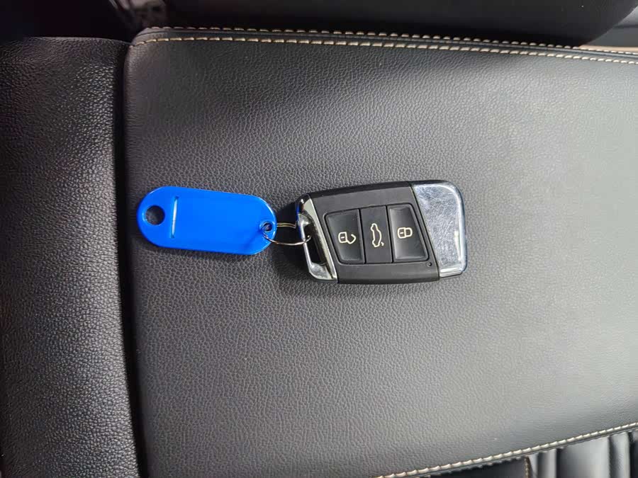 Volkswagen Passat 2019 car image #19