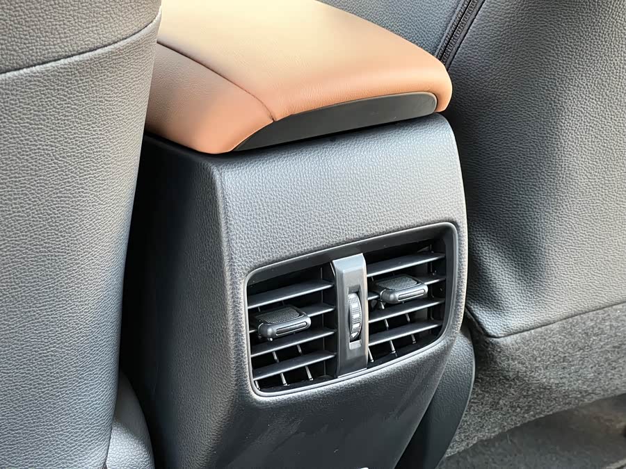 Toyota Frontlander 2023 car image #19