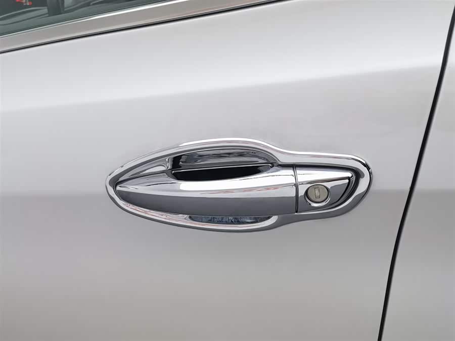 Peugeot 308 2019 car image #19