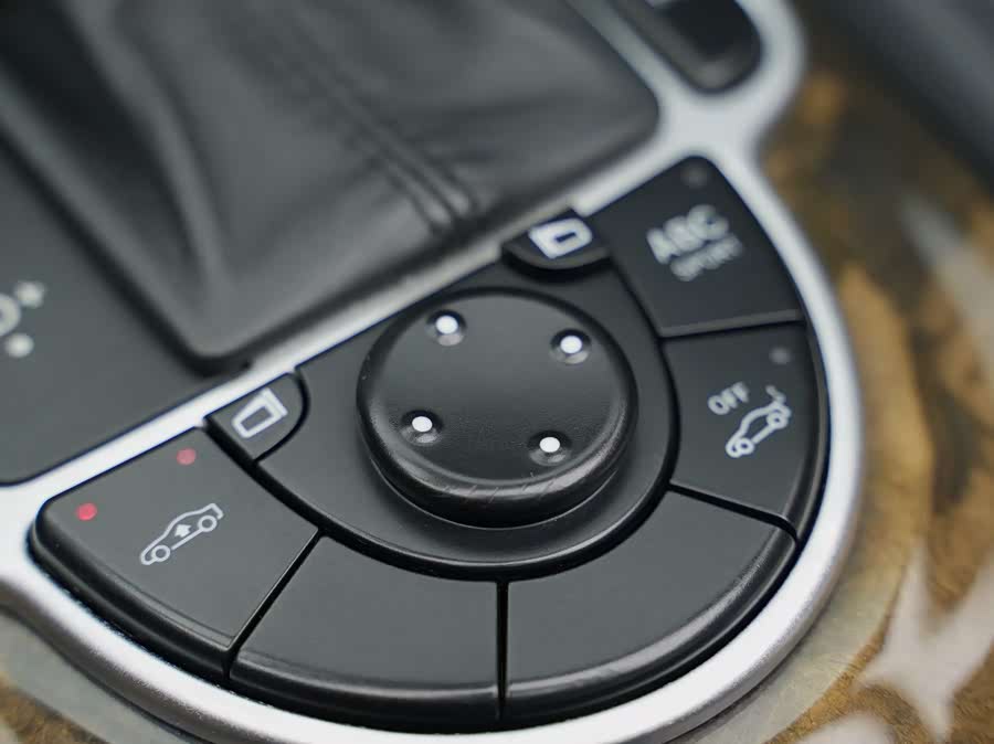 Mercedes-Benz SL Class 2006 car image #19