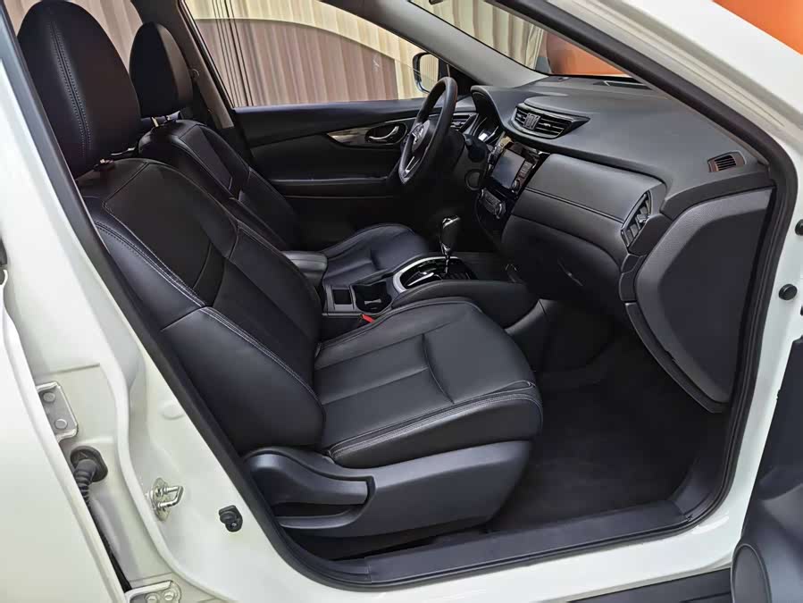 Nissan X-Trail 2018 car image #19