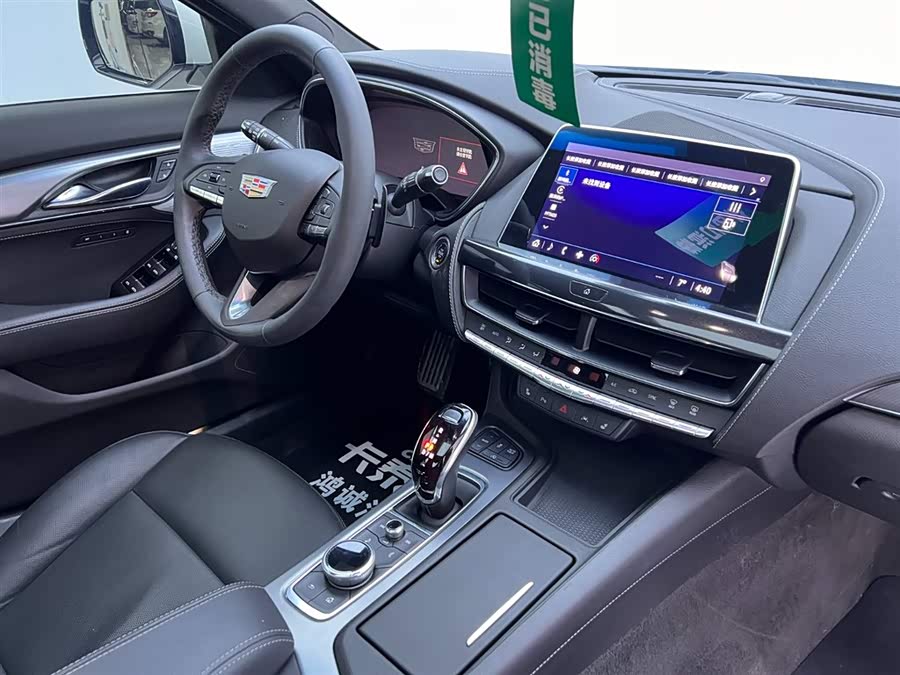 2022 car image #19