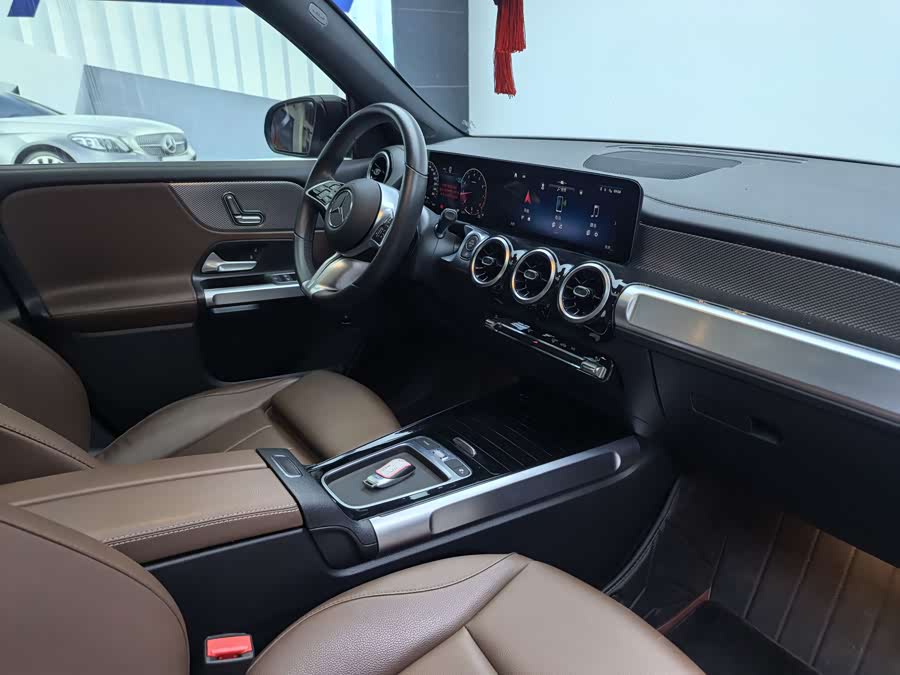 Mercedes-Benz GLB Class 2024 #19 Mercedes-Benz GLB Class 2024 car image #19