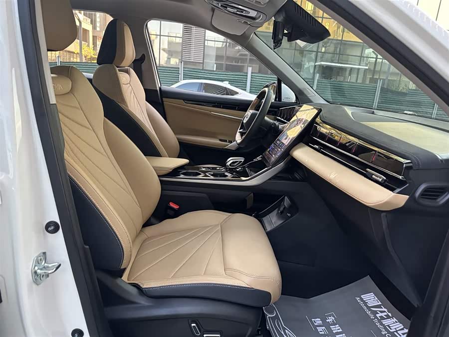 GEELY Boyue L 2024 car image #19