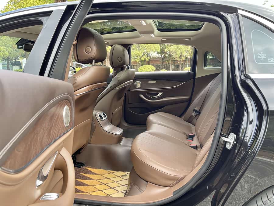 Mercedes-Benz E Class 2021 car image #19