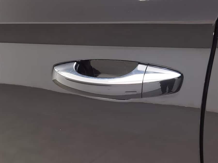 Skoda Superb 2018 car image #19